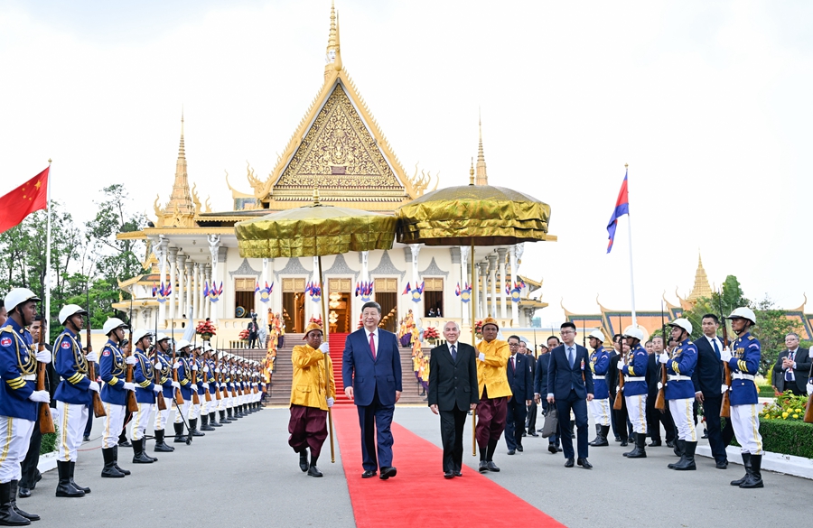 Xi Jinping incontra Norodom Sihamoni