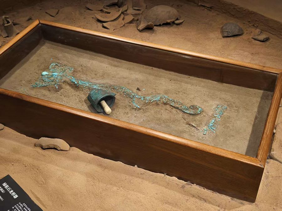 Giornalisti eurasiatici visitano il Museo del Sito Erlitou della Capitale Xia per scoprire 
