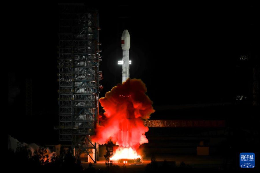 Cina, lanciato con successo il satellite Tianlian II-05