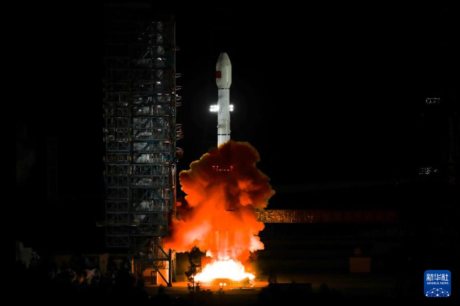 Cina, lanciato con successo il satellite Tianlian II-05