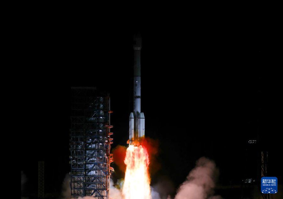 Cina, lanciato con successo il satellite Tianlian II-05