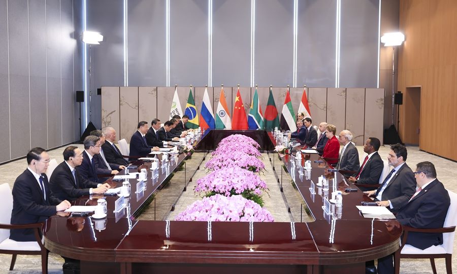 Xi Jinping in visita alla NDB