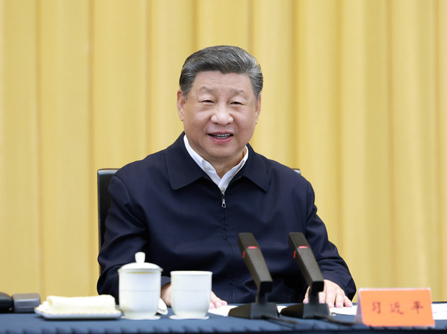 Xi Jinping presiede il simposio sullo sviluppo economico e sociale di alcune province