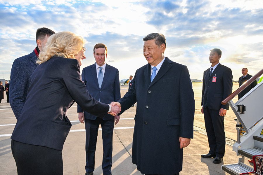 Xi Jinping arriva a Mosca