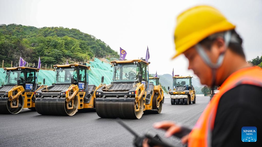 Autostrada Guiyang-Pingtang in costruzione nel Guizhou
