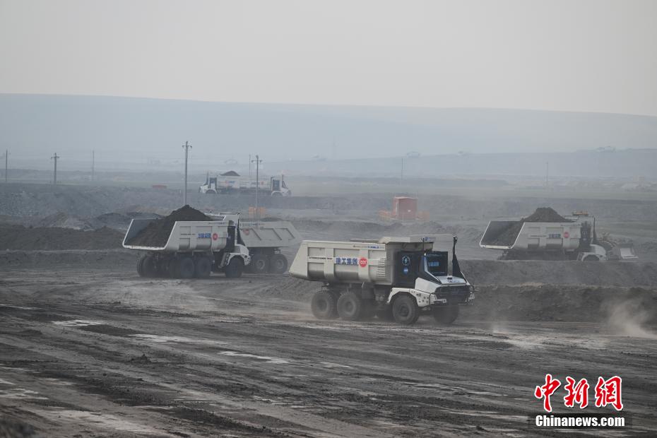 100 camion elettrici da miniera a guida autonoma entrano in funzione in Mongolia Interna