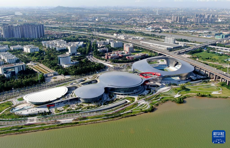 Completato il Desheng Sports Centre per la 15a edizione dei Giochi Nazionali