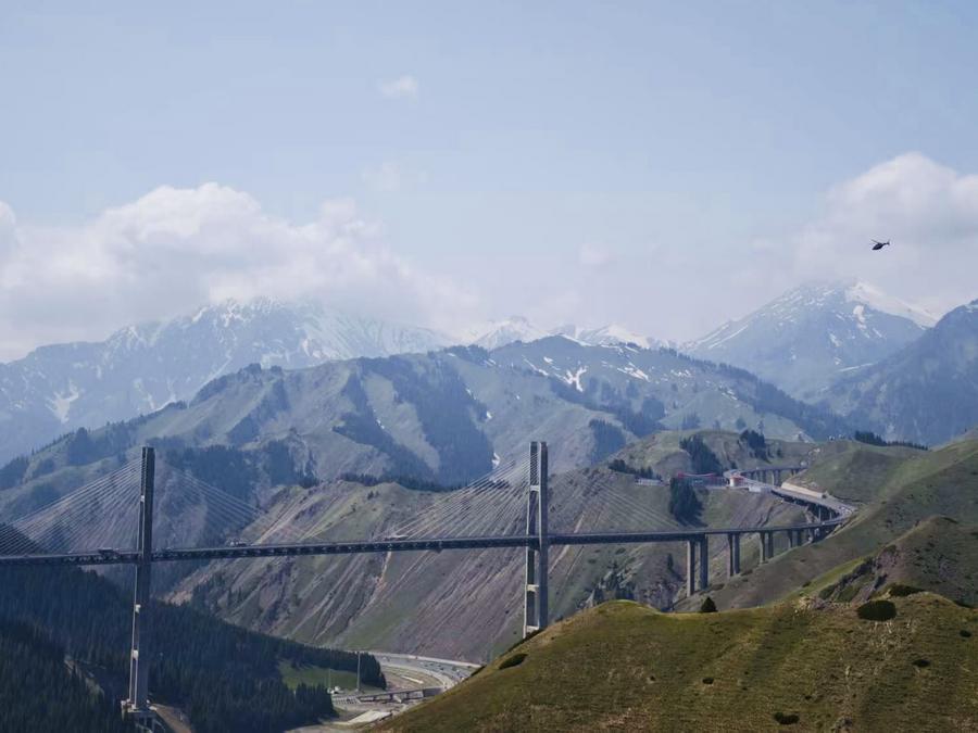 Emozioni alle stelle nel turismo a bassa quota dello Xinjiang