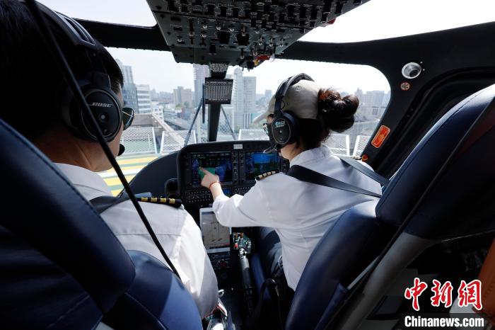 Decolla il primo volo turistico personalizzato a bassa quota nel centro di Shanghai