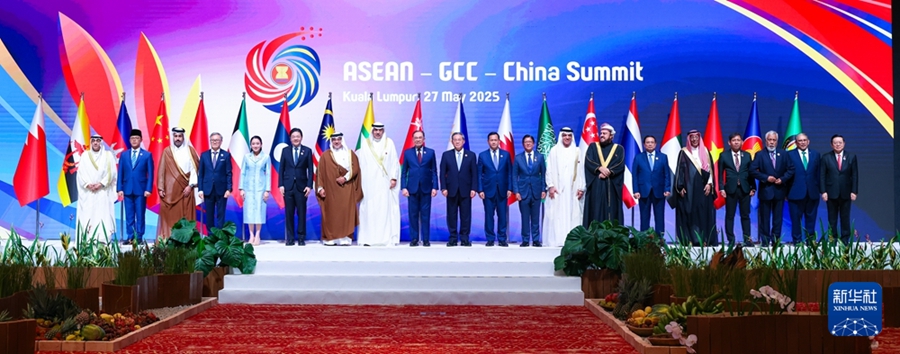 Li Qiang partecipa al vertice ASEAN-Cina-GCC