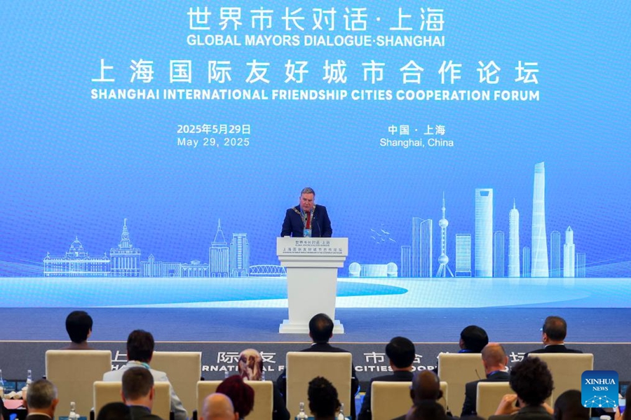 I sindaci di tutto il mondo si riuniscono a Shanghai per un dialogo sulla cooperazione