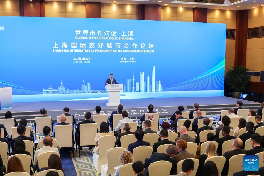 I sindaci di tutto il mondo si riuniscono a Shanghai per un dialogo sulla cooperazione