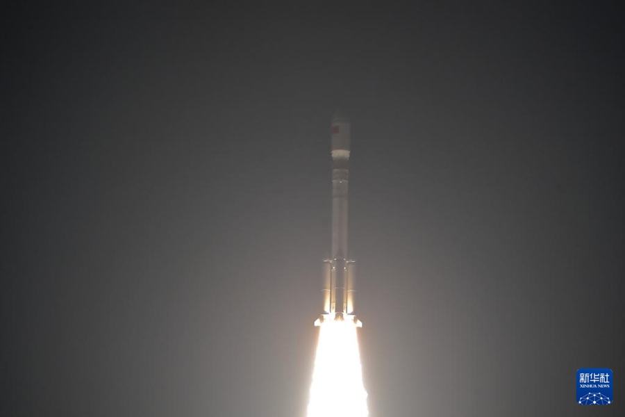 Cina: lanciati satelliti internet LEO