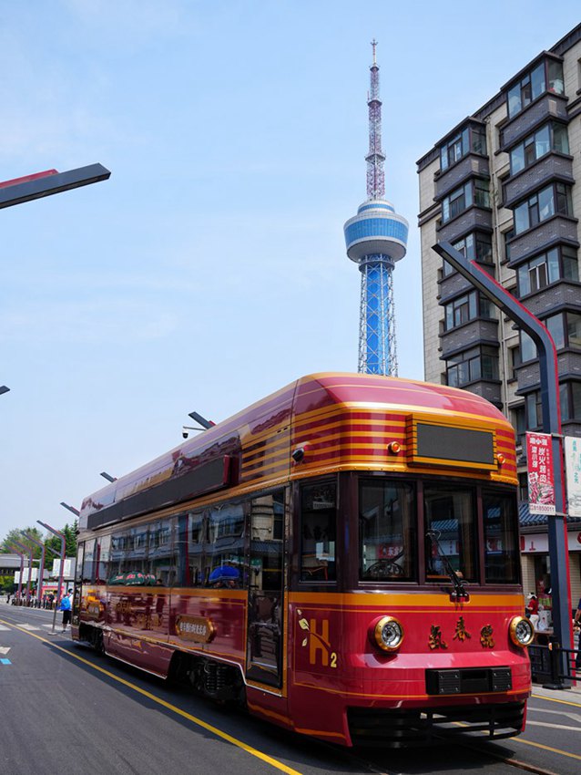 Tram turistico a idrogeno debutta a Changchun