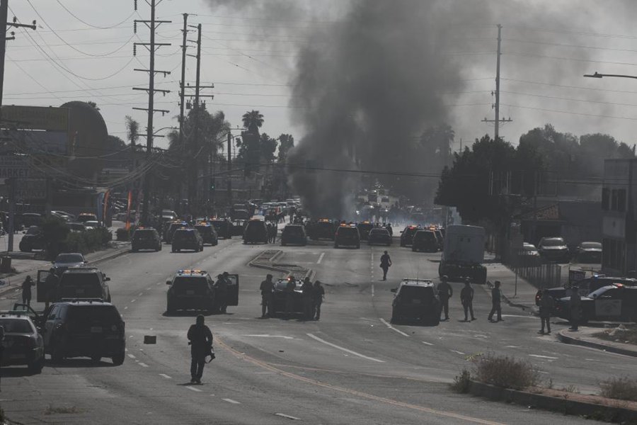 Tre colpi sparati contro la folla di manifestanti: Trump ordina la 