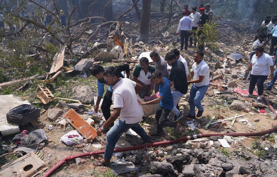 Oltre 240 morti nello schianto aereo dell'Air India