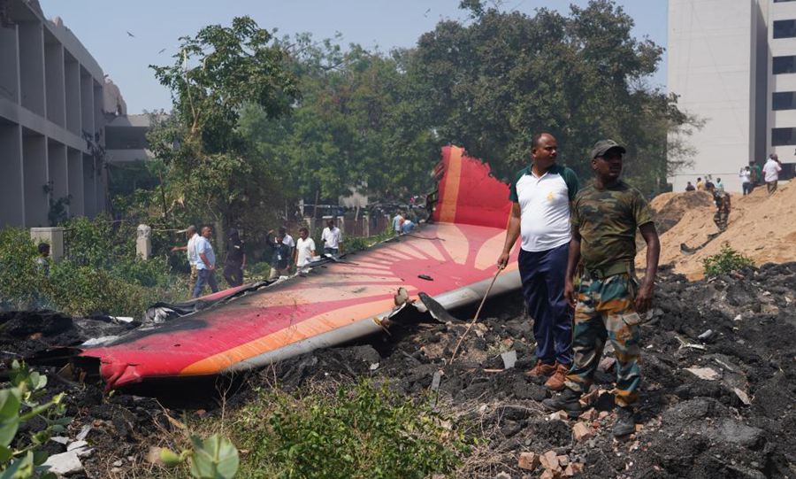 Oltre 240 morti nello schianto aereo dell'Air India