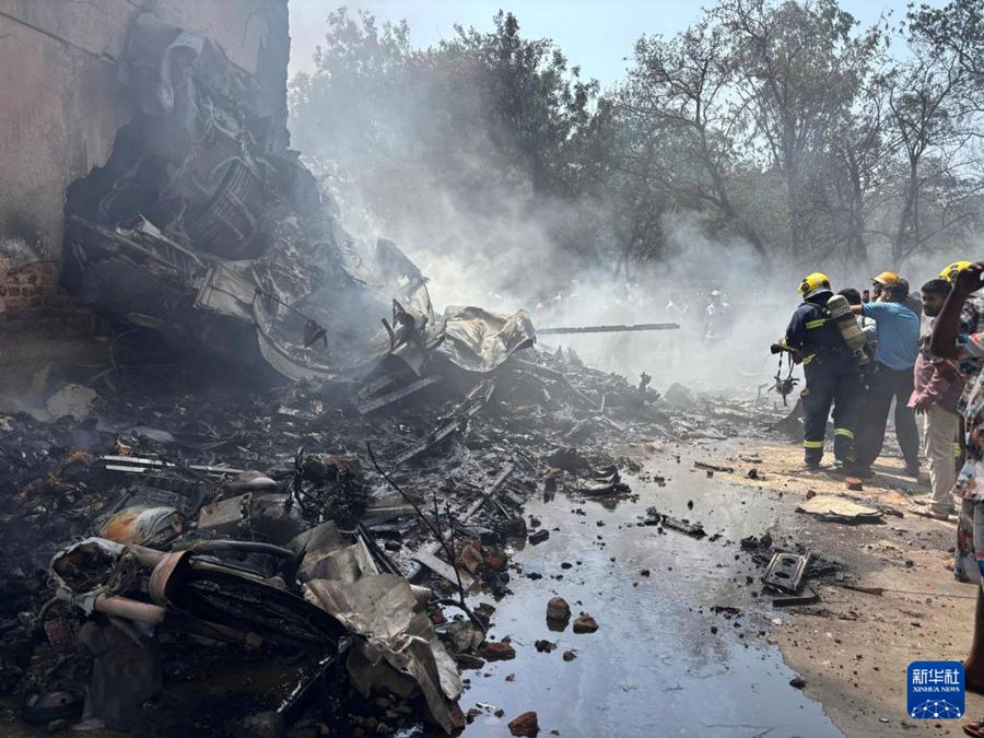 Oltre 240 morti nello schianto aereo dell'Air India