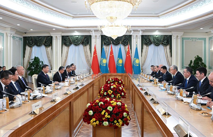 Astana, colloquio tra Xi Jinping e Kassym-Jomart Tokayev
