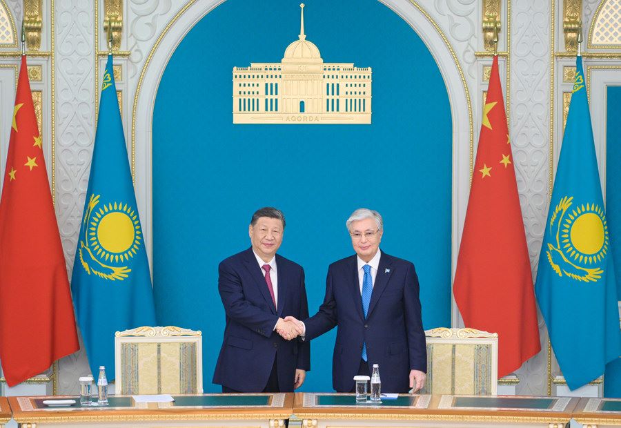 Astana, colloquio tra Xi Jinping e Kassym-Jomart Tokayev