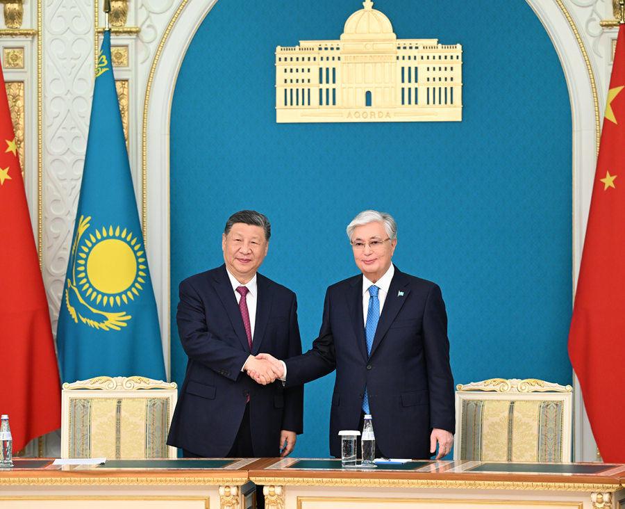 Astana, colloquio tra Xi Jinping e Kassym-Jomart Tokayev
