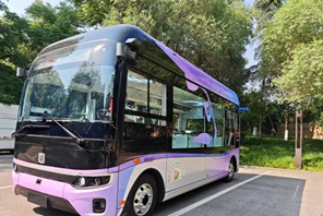 I primi autobus a guida autonoma L4 da 6 metri debuttano a Chengdu