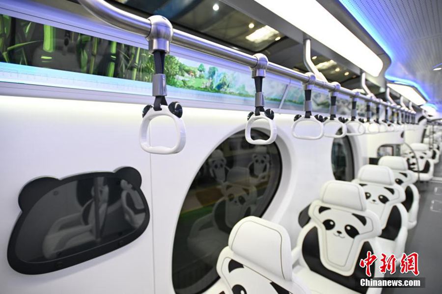 Prima monorotaia a sella a tema panda della Cina debutta a Chongqing