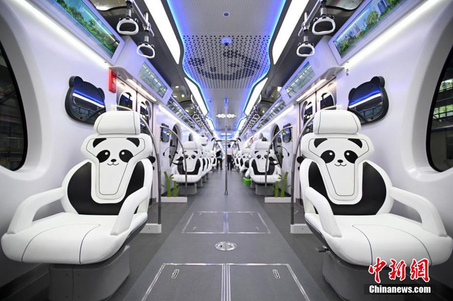 Prima monorotaia a sella a tema panda della Cina debutta a Chongqing