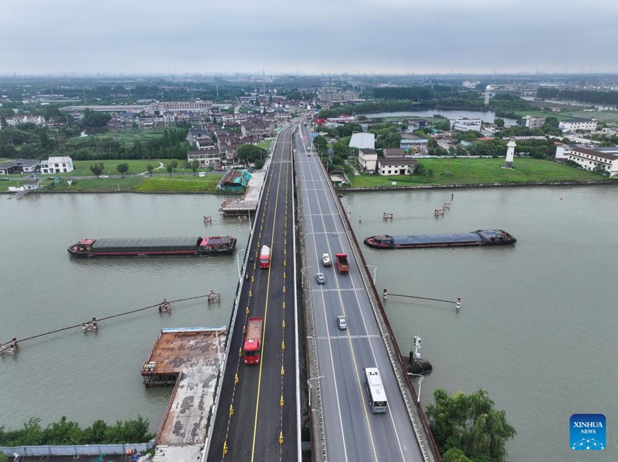 Aperte al traffico le corsie di sinistra del ponte Pingwang nel Jiangsu