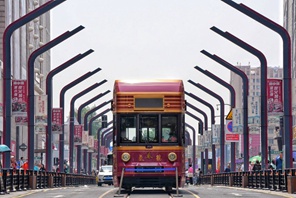 Tram turistico a idrogeno debutta a Changchun