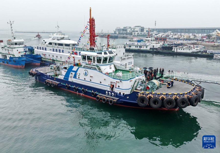 Qingdao, entra in servizio il primo rimorchiatore ibrido a idrogeno ed elettrico della Cina