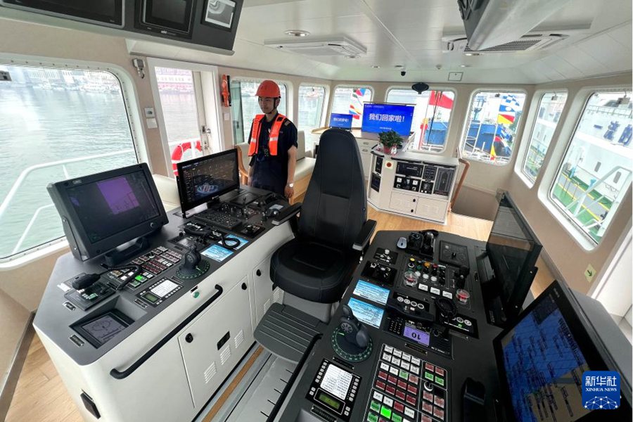 Qingdao, entra in servizio il primo rimorchiatore ibrido a idrogeno ed elettrico della Cina