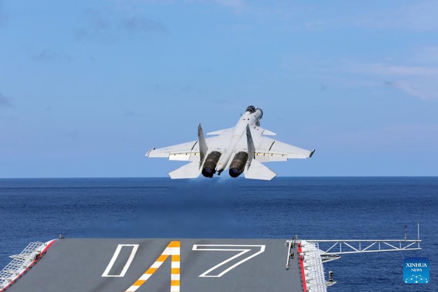 Formazioni di portaerei cinesi tornano a casa dopo addestramento in mare aperto