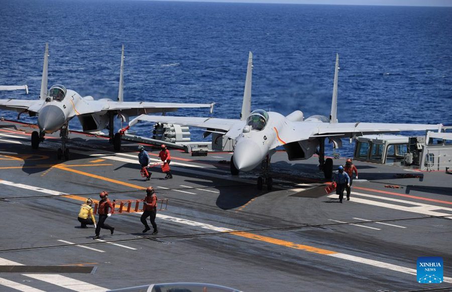 Formazioni di portaerei cinesi tornano a casa dopo addestramento in mare aperto