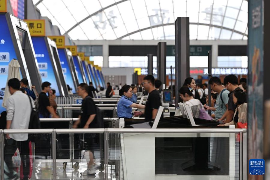 Nuovo orario ferroviario entra in vigore in Cina