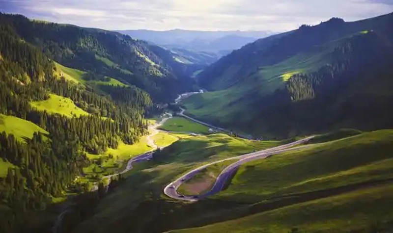 Lo Xinjiang svela 6 nuove autostrade panoramiche per incrementare il turismo