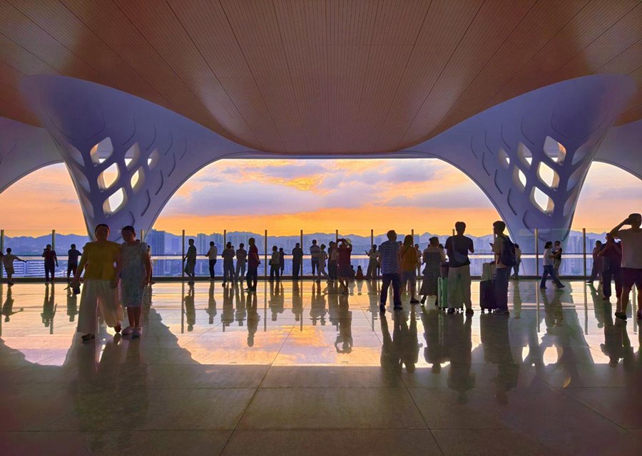 La stazione ferroviaria di Chongqing Est apre una piattaforma di osservazione panoramica