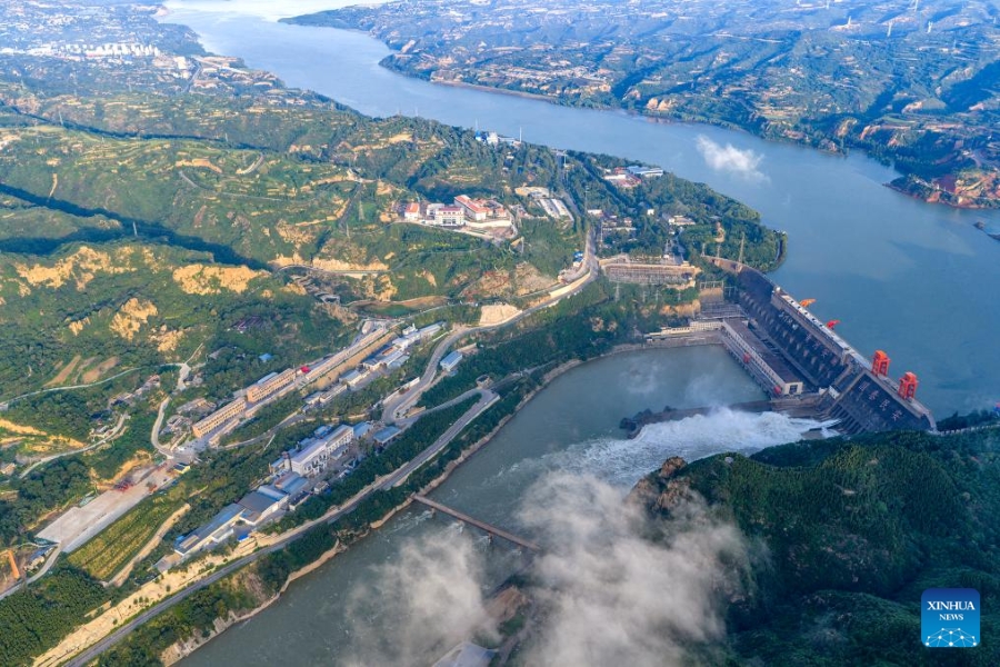 La diga di Sanmenxia aumenta il rilascio d'acqua per eliminare i sedimenti nel Fiume Giallo