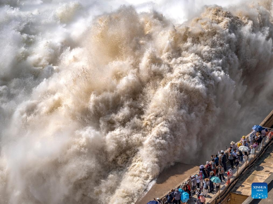 La diga di Sanmenxia aumenta il rilascio d'acqua per eliminare i sedimenti nel Fiume Giallo