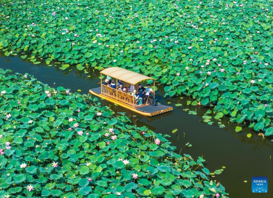 Molte località della Cina entrano nell'alta stagione turistica