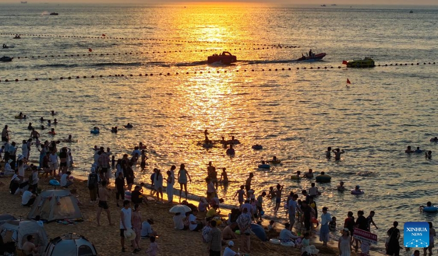 Molte località della Cina entrano nell'alta stagione turistica