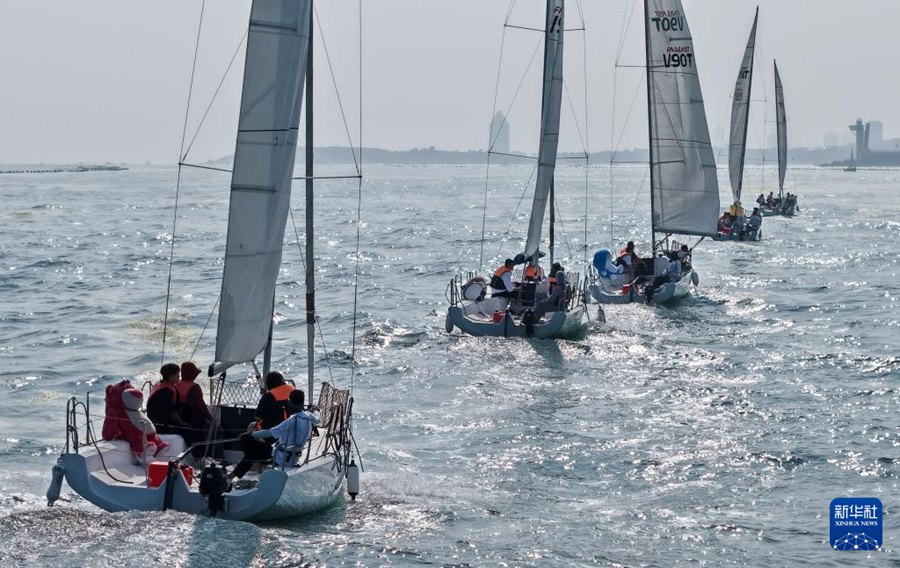 Qingdao ospita un evento di navigazione per celebrare il 20º anniversario dell'istituzione della Giornata marittima della Cina