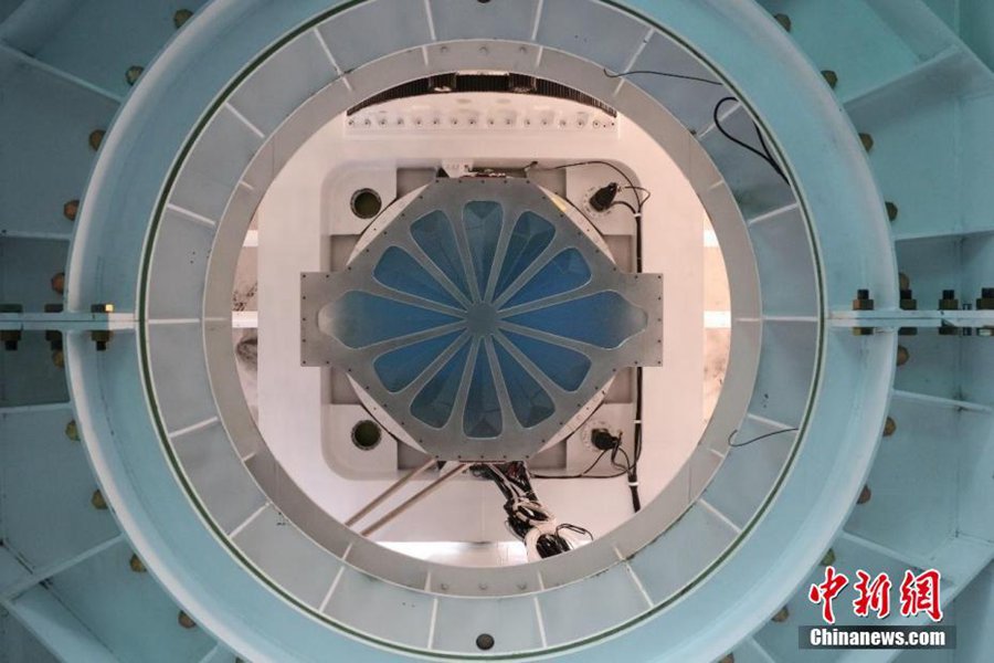 Telescopio sul tetto del mondo inizia la caccia alle frequenze più antiche del Big Bang