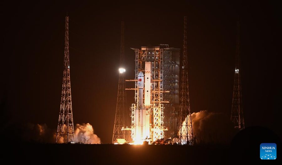 La Cina lancia il veicolo cargo Tianzhou-9 per inviare rifornimenti alla stazione spaziale
