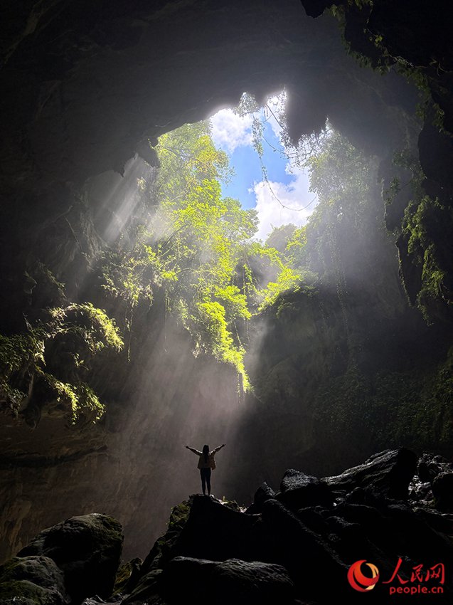 La finestra sul cielo del Monte Jinzhong, Guilin