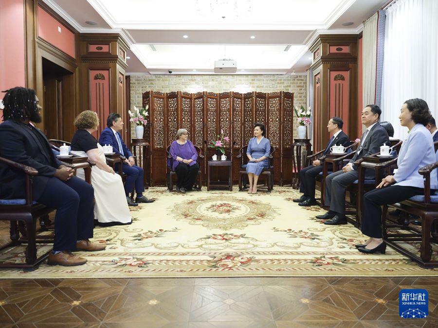 Peng Liyuan partecipa al 