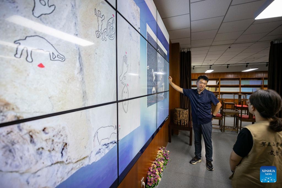 Protezione delle pitture rupestri dei Monti Helan a Yinchuan