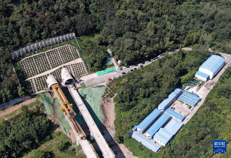 Completata la costruzione del ponte lungo la ferrovia ad alta velocità Xi'an-Ankang