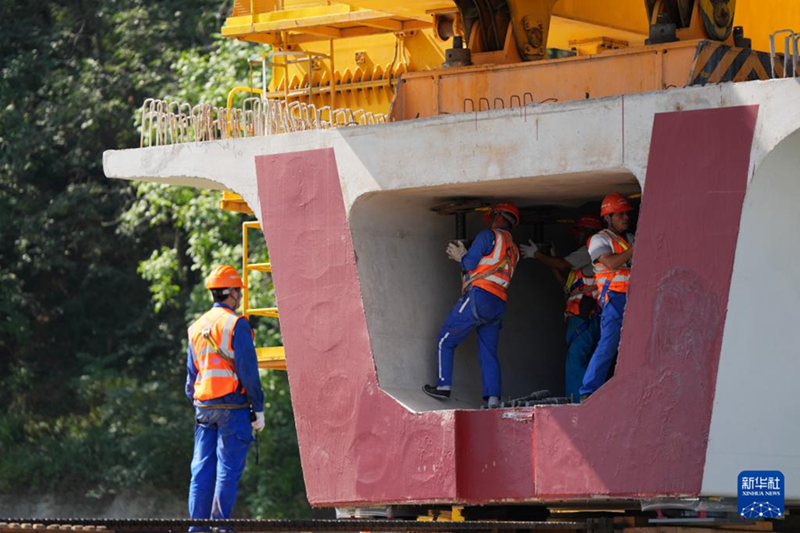 Completata la costruzione del ponte lungo la ferrovia ad alta velocità Xi'an-Ankang