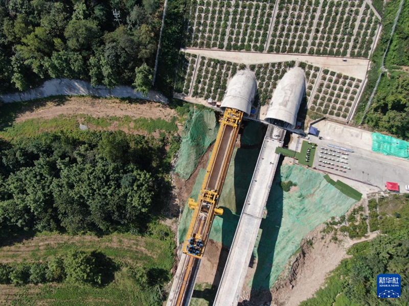 Completata la costruzione del ponte lungo la ferrovia ad alta velocità Xi'an-Ankang